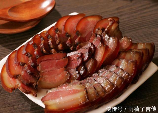 小吃|大娘路边卖“地道”小吃,60元一根却嫌贵,看清是它我买走2根