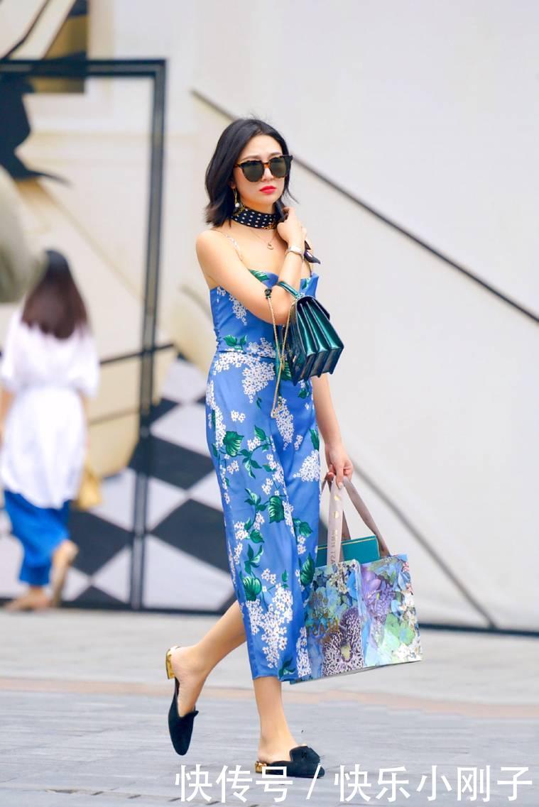 清新|小姐姐靓丽出街,看起来显得很清纯,有种清新靓丽的少女感