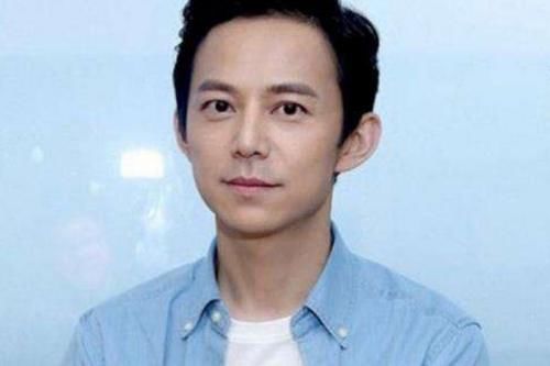  上台|别把伤害当成幽默！刚上台就diss何炅个子低，何炅：你不退赛啊？