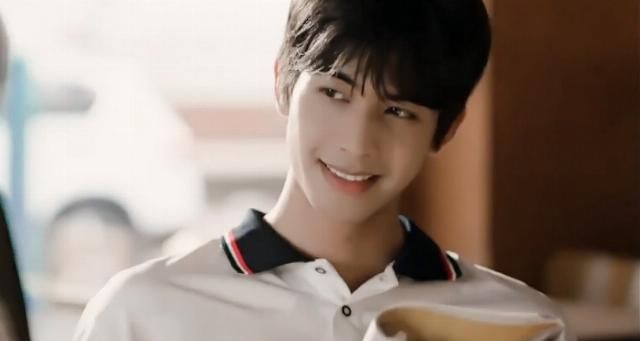 丁禹兮|10位男星穿校服!《以家人之名》宋威龙、罗云熙、丁禹兮都是顶级校园男神