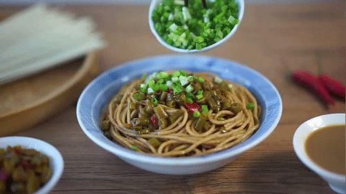 乡愁|6分钟还原地道堂食风味，这道热干面好吃到爆！一碗解乡愁