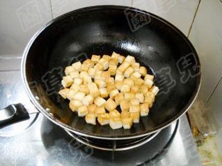  优质的鲫鱼|这种鱼5块钱一斤却没人要，其实营养非常丰富，炖一炖香极了