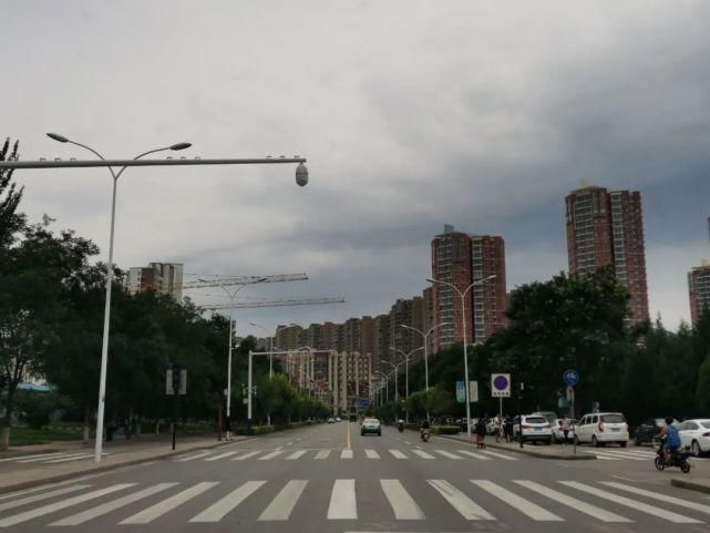  路口|大学城出现“黄闪”路口，咋回事儿？