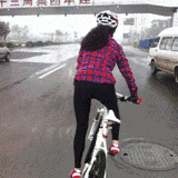 速度|搞笑GIF:两个二货开假车,速度不慢啊