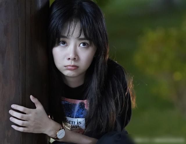  大龄|两个大龄男演员，一个44岁演了谭松韵的爸爸，一个46岁演了男朋友