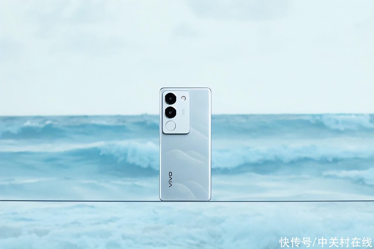 让山海层叠在手中灵动 vivo S17山海青把流动山海融入手机