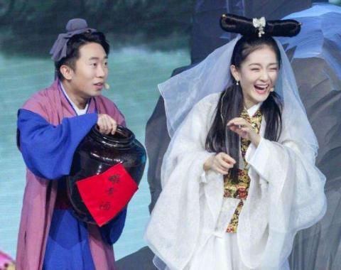  坐立不安|金星吐槽谢娜主持尬，杨迪听后坐立不安，谁注意娜娜的做法