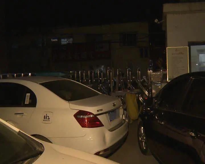  小区物业|夜访：你家小区的消防通道被堵了吗？