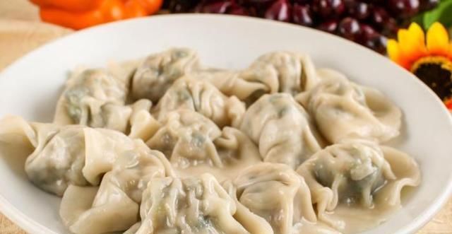  厨师|煮饺子时，最忌开水直接下锅，厨师：记住2个技巧，鲜嫩不破皮