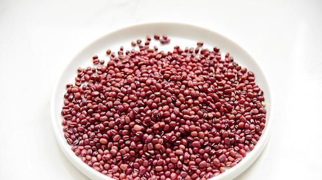  蛮不错|这懒人主食，一搅一蒸即可搞定，女人要多吃，不仅抗饿还气色好