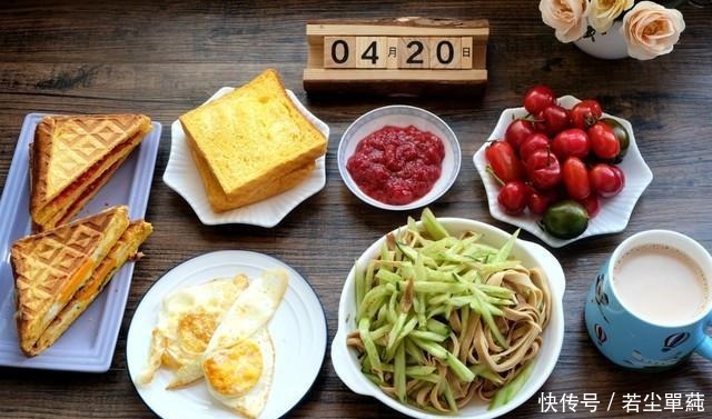 样样|4口人的7天早餐,每天摆满桌,样样亲手做,这个妈妈太勤快了