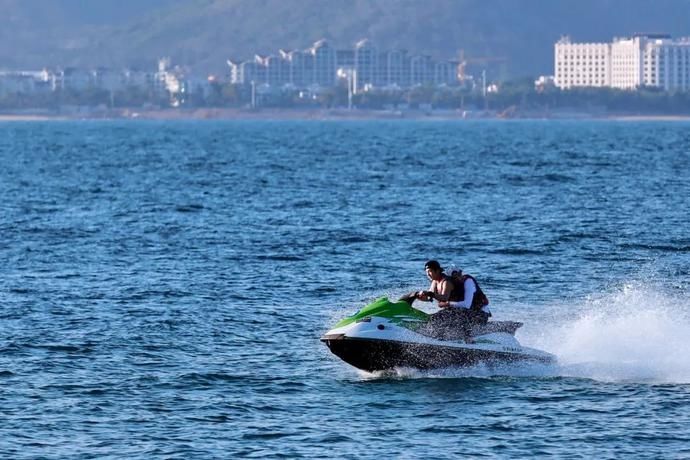  海鲜|《完美的夏天》挑战刺激海上运动，海鲜市场大采购