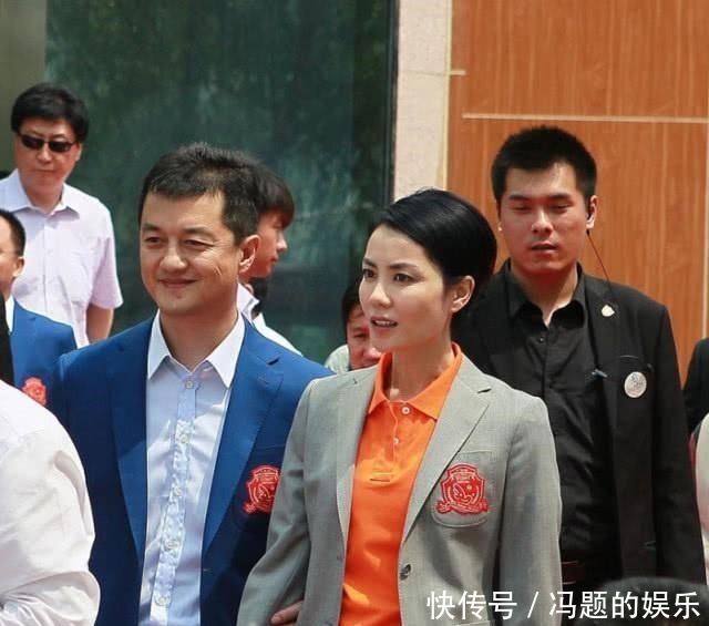 大女儿|他们还花钱整容,冯小刚的女儿被称赞为美女