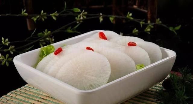 营养|白萝卜常吃助消化,教你新做法,不蒸不炒,营养美味,上桌抢着吃