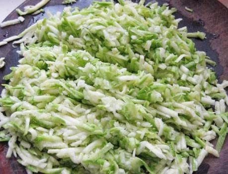 秋燥|这菜1块5一斤,秋天要多吃,鲜嫩营养还润秋燥,入馅烙饼吃特香