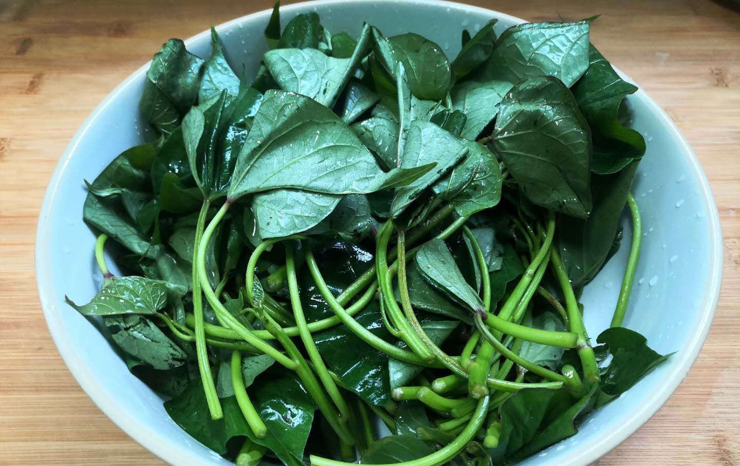  叶子|这菜，不懂吃叶子就亏了，清脆鲜嫩，常吃视力好，简单一拌特开胃