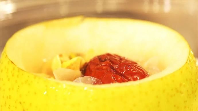 小梨盅|【养生厨房】今日菜品——《雪梨咕咾肉+小梨盅》