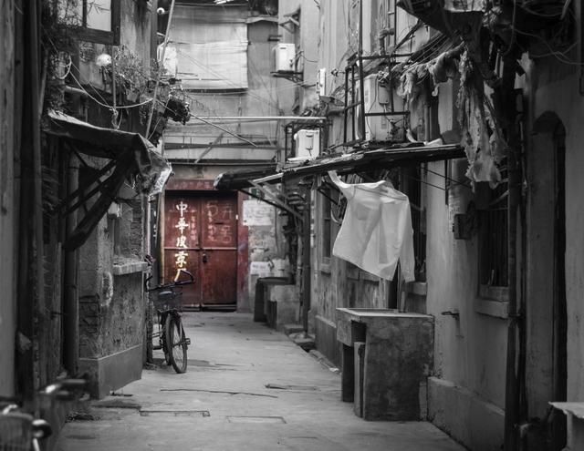  留下|80年代“分房闹剧”：为11平米的房子，女子卧轨，留下6封遗书