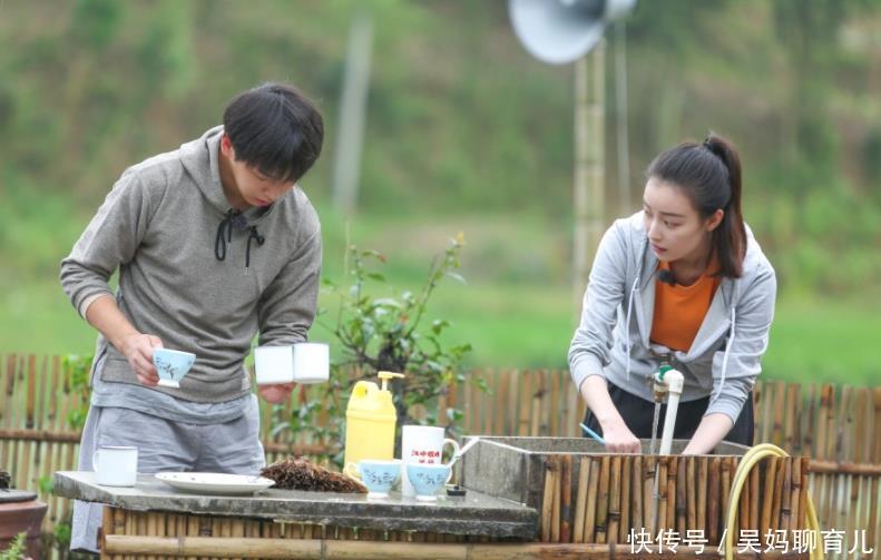 桌子|《向往的生活》的饭菜,真的有那么好吃吗?满桌子的剩菜足以说明