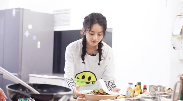  节目组|中餐厅4频出昏招，送走冯伟卡斯柏引不满，替帮厨刘宇宁捏一把汗