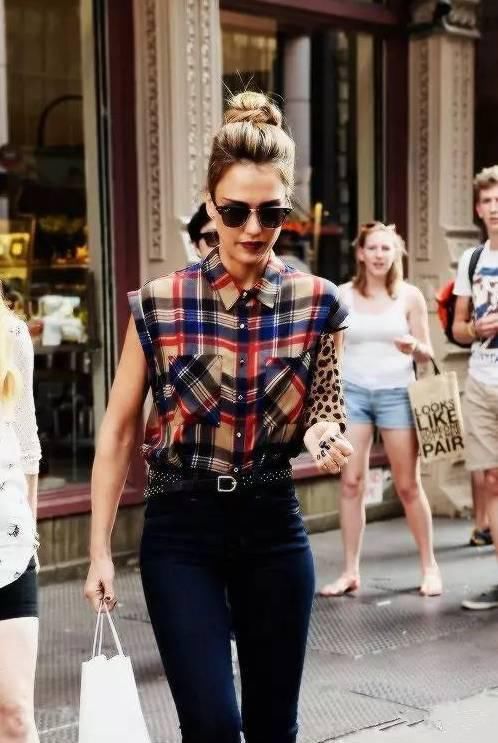 半丸子头|发型和衣服这样搭,让你从头美到脚!