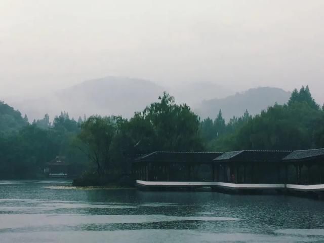  宝石山|0.5个亭子长啥样？这个夏天，西湖边这些地方不去会遗憾！