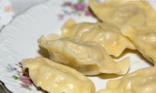  文章|饺子到底要用冷水还是热水煮？很多人都错了，怪不得饺子总破皮？