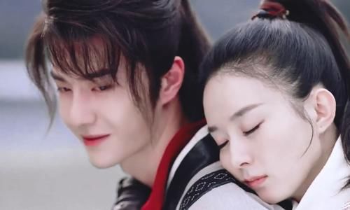  美食|《有翡》初上节目，赵丽颖很照顾‘弟弟’王一博，吃美食同喝一碗汤