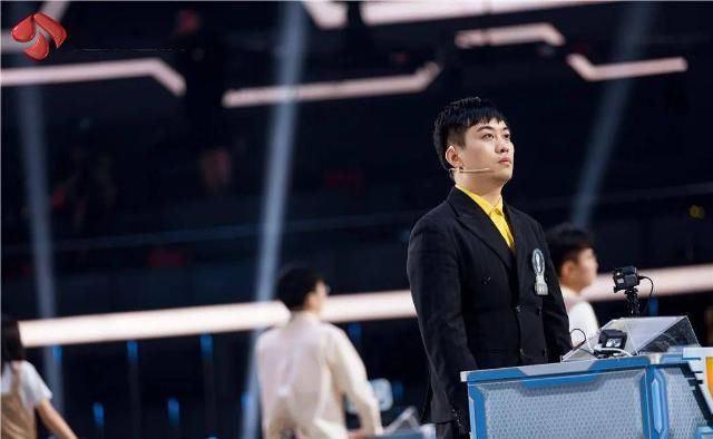  奖杯|为什么是他捧走“脑王之王”的奖杯？