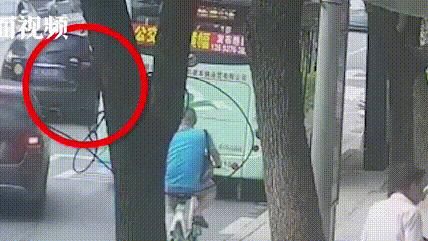  民警|男子公交袭胸女孩后跳窗逃跑，民警追踪9天将其抓获归案