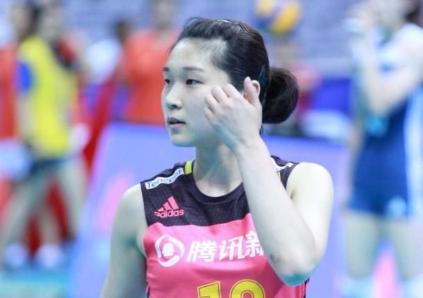  李盈莹|中国女排2大首发之争！以李盈莹未来否定现在，以1人过去否定现在