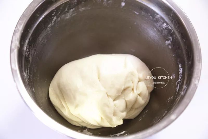  静置|在家做馅饼，和面很重要，照着做馅饼皮薄馅大，放凉了也软软的