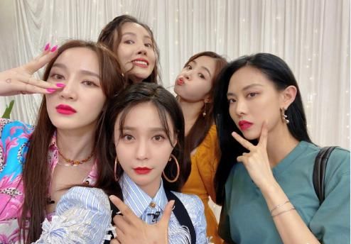  落败|《浪姐》五公再起争议，孟佳被质疑对口型，张含韵全开麦却落败