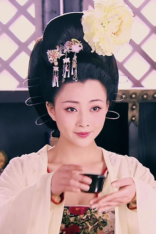  身兼数职|她是所有出演武则天的女演员中最“媚”的女人，虽然微胖，但仍身兼数职！