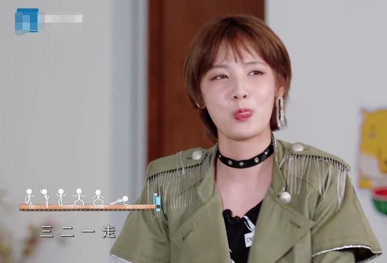  弟弟|赵粤穿短裙做平板支撑时，谁注意范丞丞的表情？再也不敢叫弟弟了