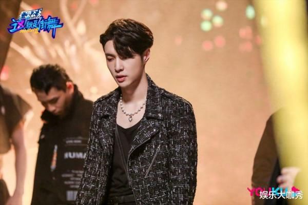  张艺兴|舞台不够炸? 导师不专业? 看了本期《街舞3》后, 你会被四位队长惊艳到