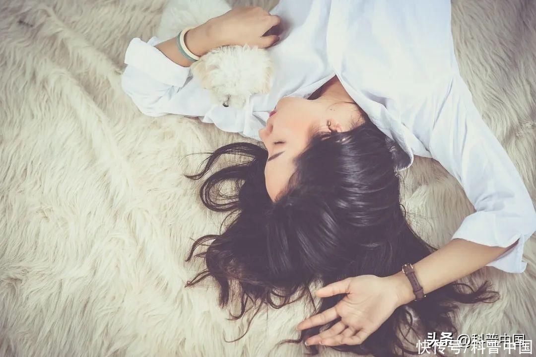 熬夜真有那么不健康吗(熬夜真有那么不健康吗？其实……)