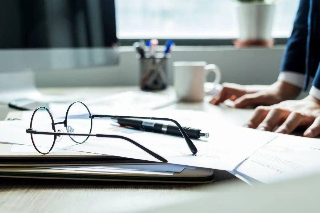 法官助理|点赞闵法人｜“大内”一块砖，垫起成长新高度