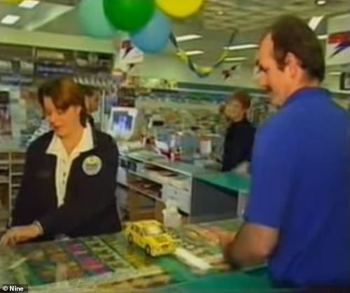  男子|男子昏迷15天还曾停止呼吸，出院后先中一辆车又中125万彩票