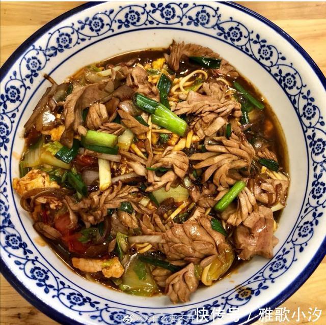 担担面|“中国十大面条”,面汤浓味鲜香,面条根根分明,你全吃过了吗?