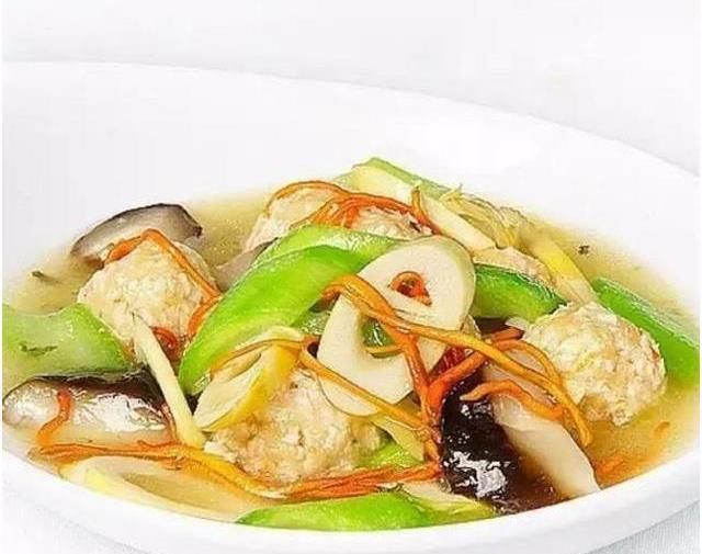  简单|中国菜：黑腐竹红烧肉，素丸竹笋胜瓜烩，娃娃菜炒香菇的简单做法