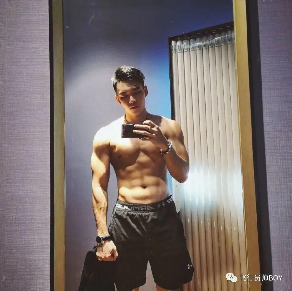  运动|33个肌肉帅哥争做“1”，你确定这不是专做给gay看的节目吗？