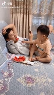  插手|男人带娃，不见血就别插手……啊哈哈哈哈