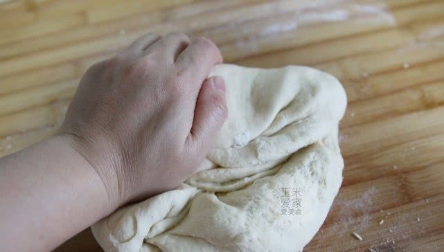 道放了多少|蒸包子馒头时,注意这七点,轻松解决发面回缩问题