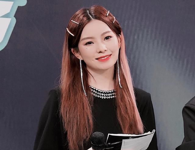  炙热|《炙热的我们》决赛夜，烫手团王由彩虹收下，陈卓璇再曝金句