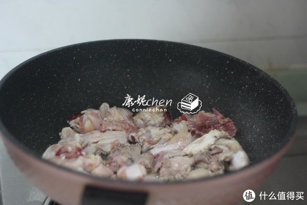 入味|用这菜焖鸡很入味，好吃又下饭，太香了