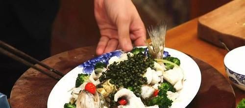  对虾|红烧对虾，左宗棠鸡，家鸿运鲜花椒鲈鱼，鱼香杏鲍菇