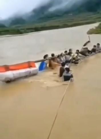 无情|封面评论｜洪灾无情 切勿拟人