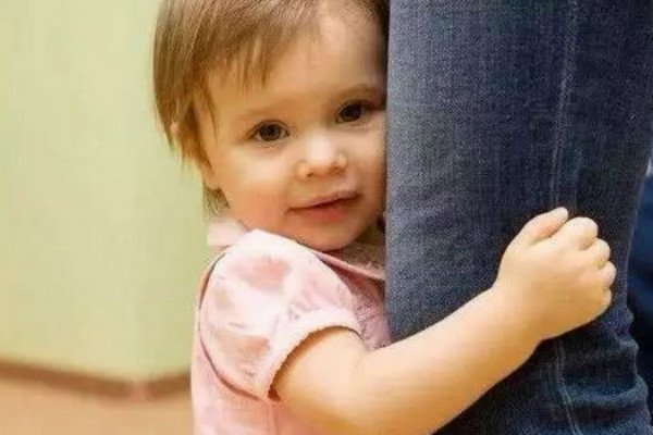 脾气|脾气暴躁的父母要注意了,别让你的不注意,毁了孩子的一生