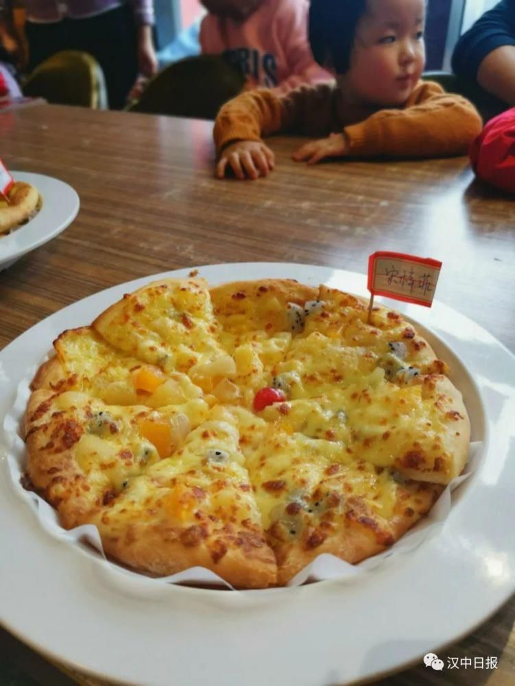  体验|寓教于乐，萌娃动手体验食物来之不易